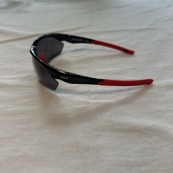 Skechers Boys Sunglasses - Picture 4 of 5